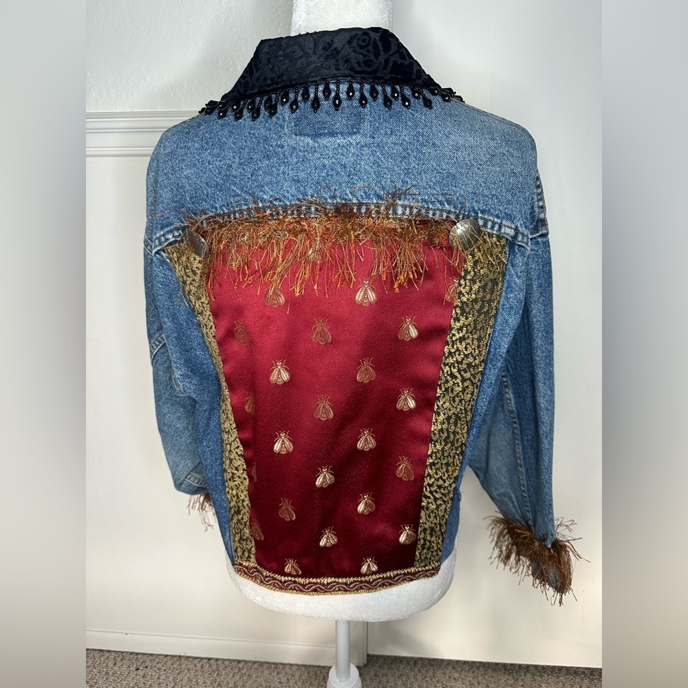 Vintage Levi's Classic Bee details Jean fringe Jacket with Embellishments size M - Picture 6 of 12